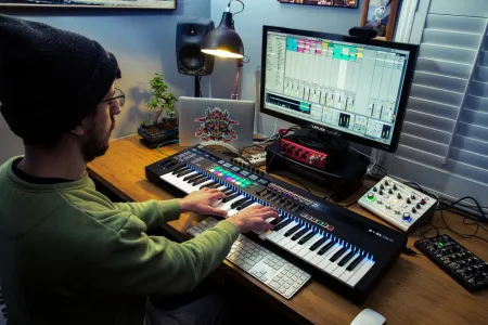 Купить Novation 61 SL MK III по выгодной цене в Санкт-Петербурге