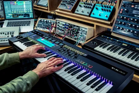 Купить Novation 61 SL MK III по выгодной цене в Санкт-Петербурге