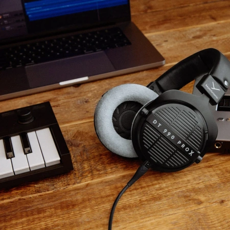 Купить Beyerdynamic DT 990 PRO X по выгодной цене в Санкт-Петербурге
