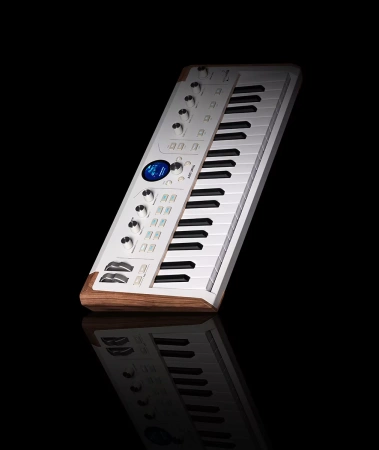 Купить Arturia AstroLab 37 White по выгодной цене в Санкт-Петербурге